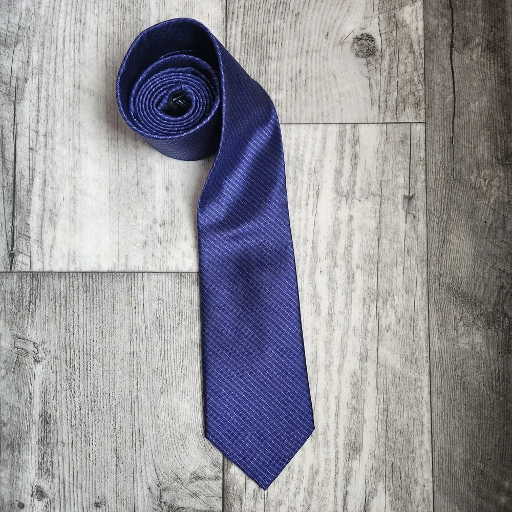 Calvin Klein Classic Length Blue Patterned Men's Tie Silk